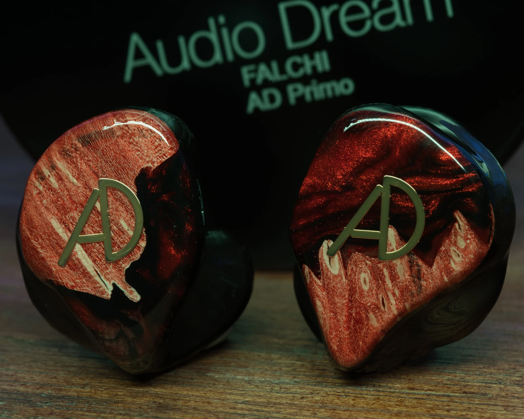 Fones Audio Dream com faceplates de madeira e acabamento artesanal